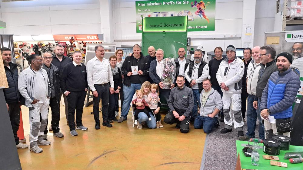 hawo Kolleginnen und Kollegen sowie zahlreiche Kunden gratulierten herzlich zu diesem außergewöhnlichen Jubiläum und würdigten das langjährige Engagement und die Treue von Rolf Kaiser zum Unternehmen.