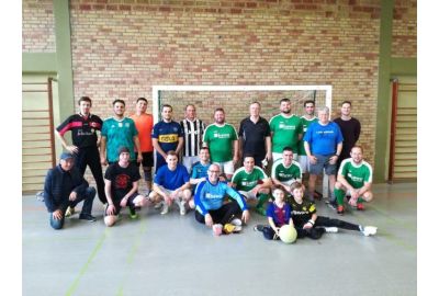 Gruppenfoto hawo-Team mit Team von der Schiedsrichtervereinigung Odenwald