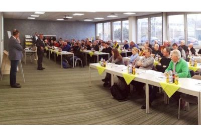 Seminarteilnehmer mit Dipl.-Ing. (FH) Jürgen Gänßmantel und Josef Arnold