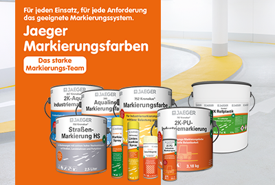 Fahrbahn mit gelben gelben Leitlinien und einer Markierung in Form eines Fahrrads - der Hintergrund hat Tiefensch&auml;rfe - ein Mann mit einem Gasbrenner, der ein wei&szlig;es Linientattoo erw&auml;rmt - Text: Fahrbahnmarkierungen ganz einfach mit Thermo-Tattoo