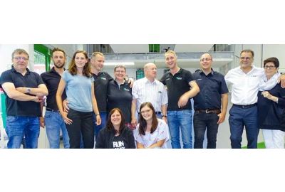 Gruppenfoto Karl-Heinz Mache mit hawo-Kollegen in Karlsruhe