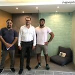 hawo Geschäftsführer Stefan Winkler mit Sadan und Serhat Deveci von der Firma Deveci vor der fertigen Prüfungsbox