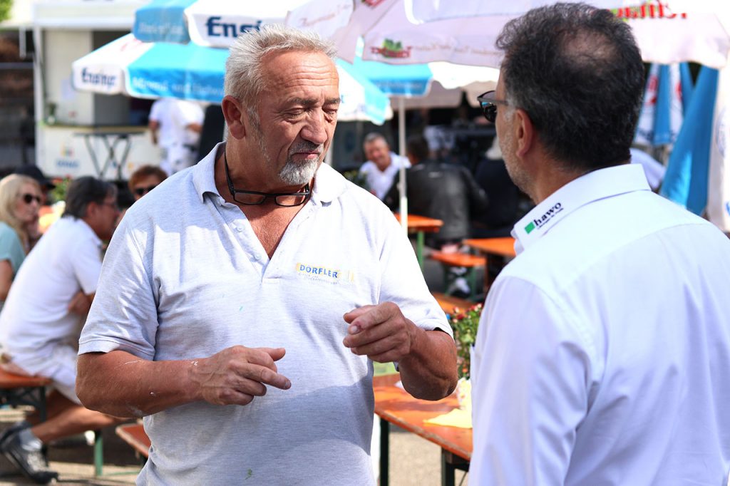 Stefan Winkler im Gespräch mit einem Kunden