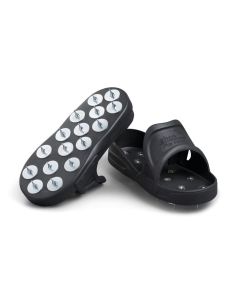 Nagelschuhe zum Reinschlüpfen