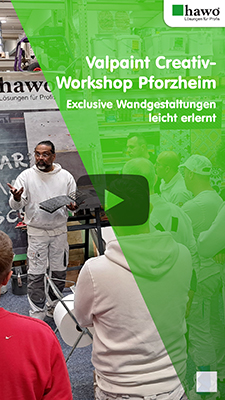 Titelbild des YouTube Short - Valpaint Creativ Seminar in Pforzheim - Dilip Silva präsentiert Valpaint Produkte am Standort Pforzheim - Kunden stehen um ihn herum und hören zu.