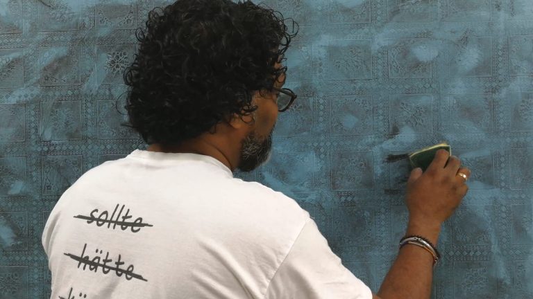 Dilip lasiert partiell mit schwar