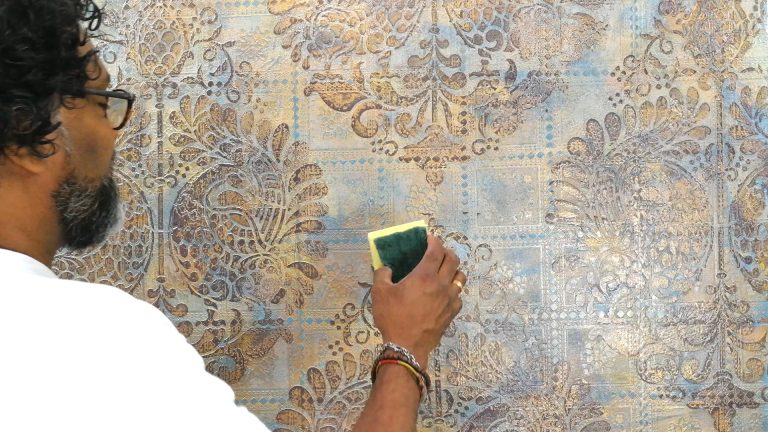 Dilip trägt Jaeger Exquisit-Finish 962 auf.