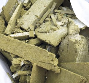 Mineralwolle-Dämmplatten-Reste