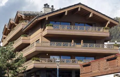Hotel aus Holz