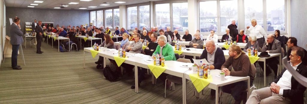 Seminarteilnehmer mit Dipl.-Ing. (FH) Jürgen Gänßmantel und Josef Arnold