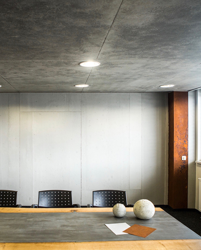 Seminarraum mit Betonoptik
